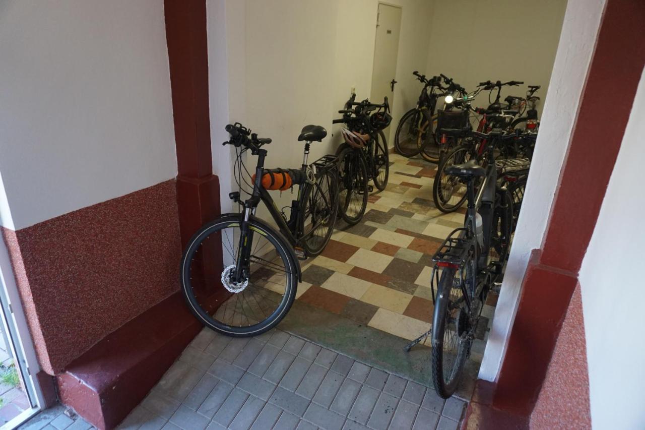 וארן Hotel Am Bahnhof מראה חיצוני תמונה