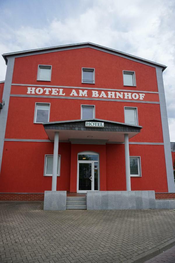 וארן Hotel Am Bahnhof מראה חיצוני תמונה