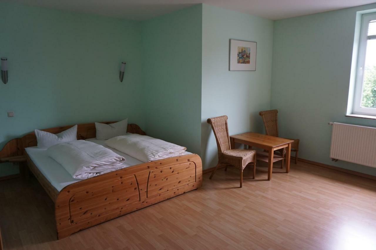 וארן Hotel Am Bahnhof מראה חיצוני תמונה
